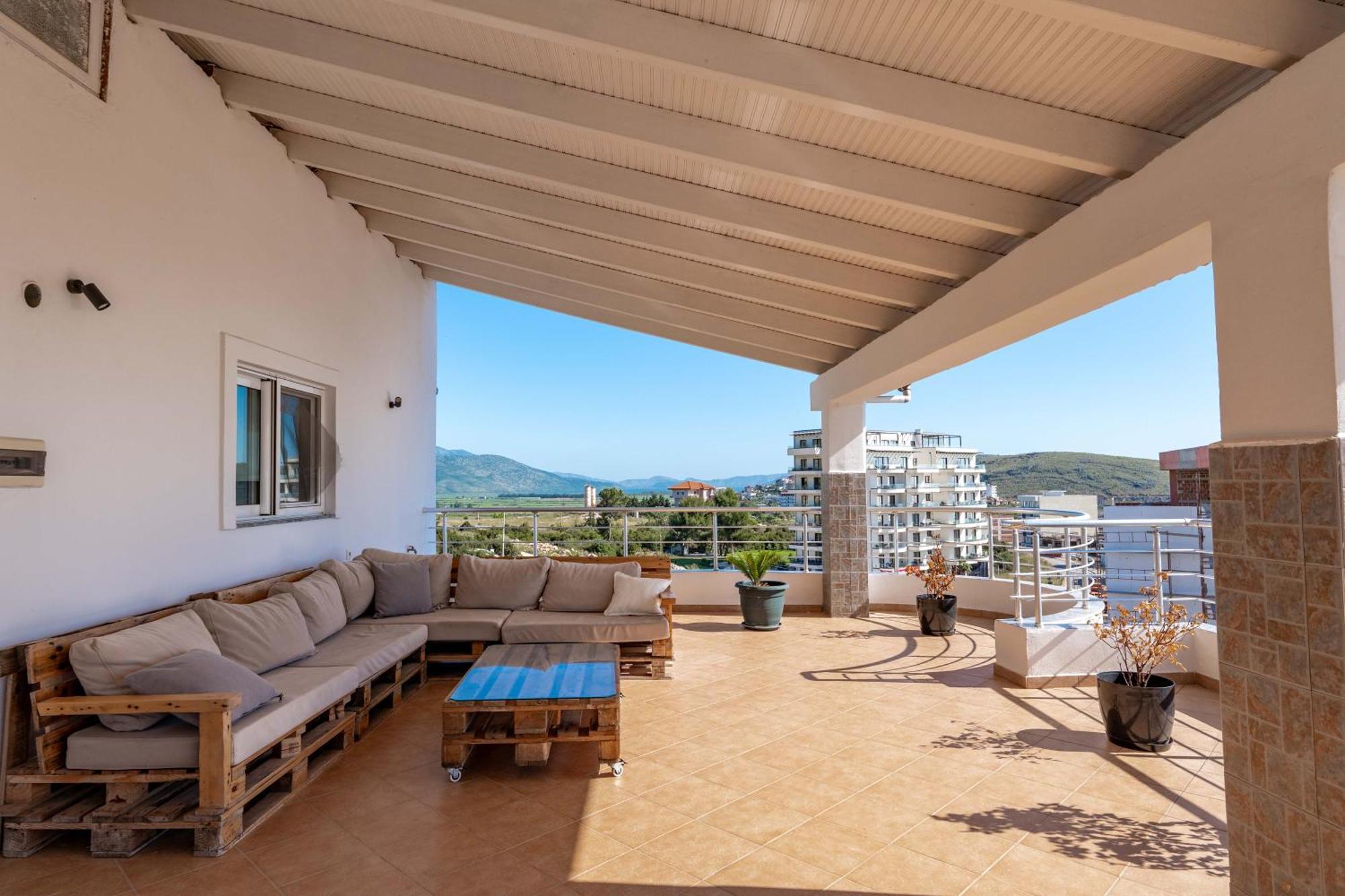 Alnes Hotel Sarande Bagian luar foto