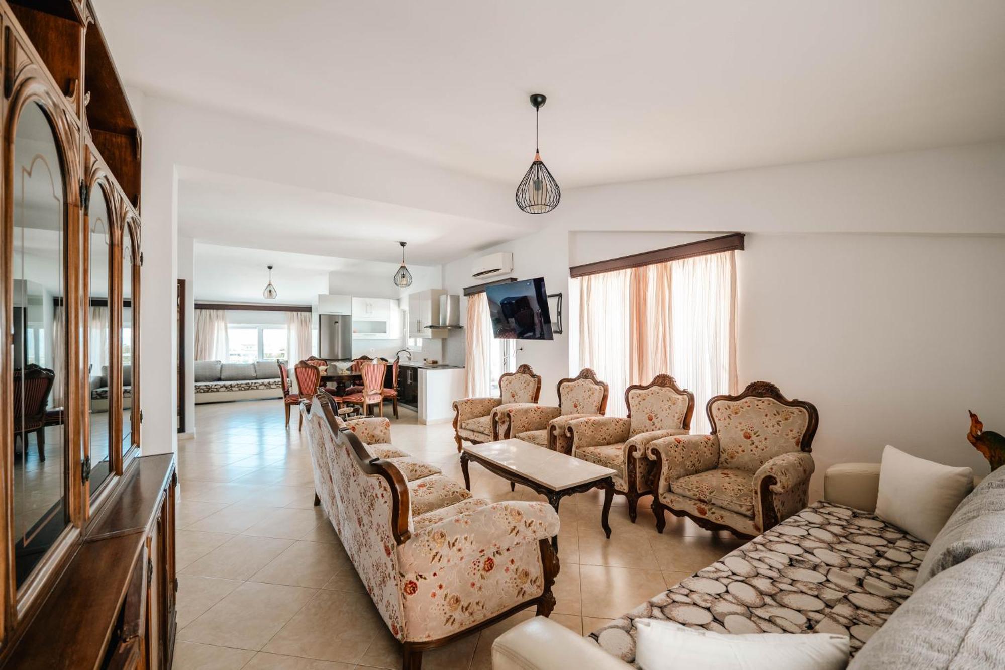 Alnes Hotel Sarande Bagian luar foto